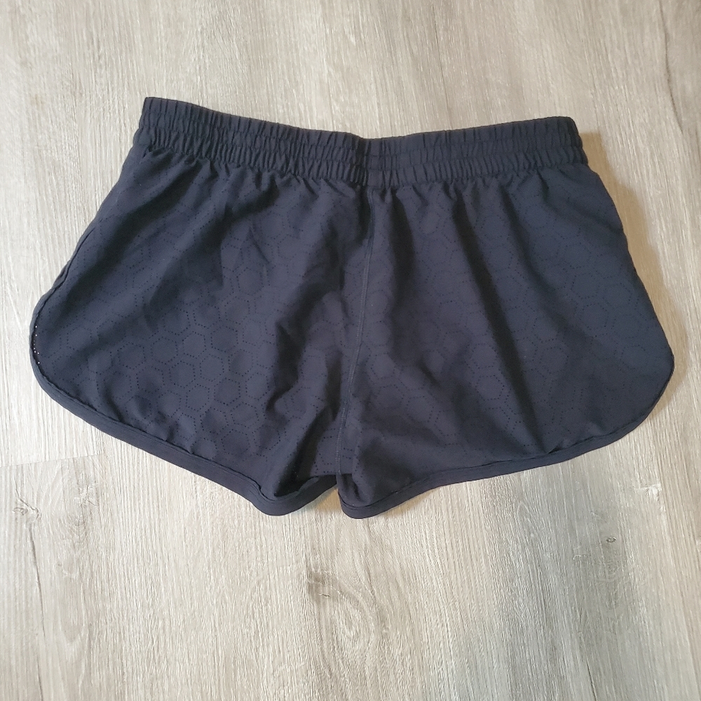 UnderArmour Running Shorts - Picture 2 of 3